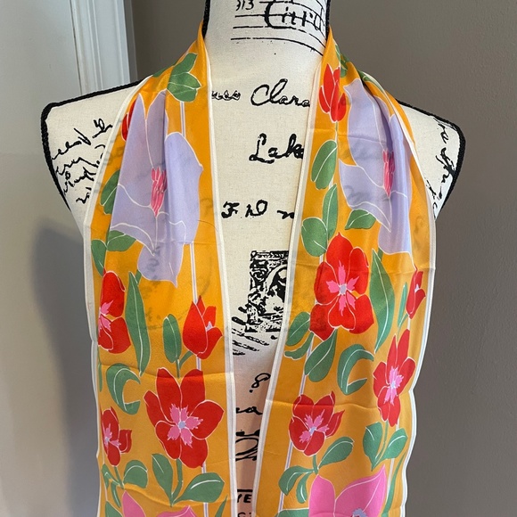 Vintage Vera Neumann silk floral scart - Picture 3 of 4